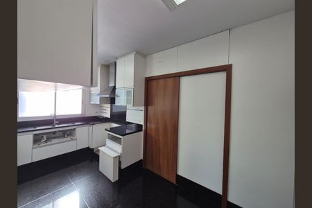Apartamento à venda com 174m², 4 quartos e 3 vagas