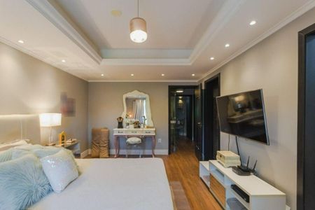 Casa à venda com 3 quartos, 252m² em Chácara das Pedras, Porto Alegre