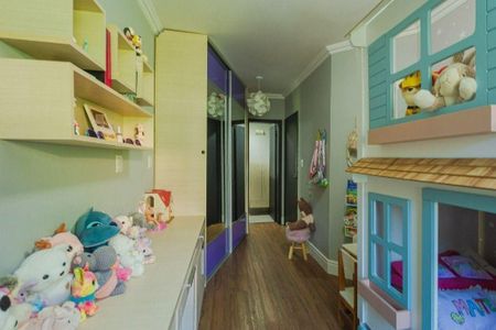 Casa à venda com 3 quartos, 252m² em Chácara das Pedras, Porto Alegre