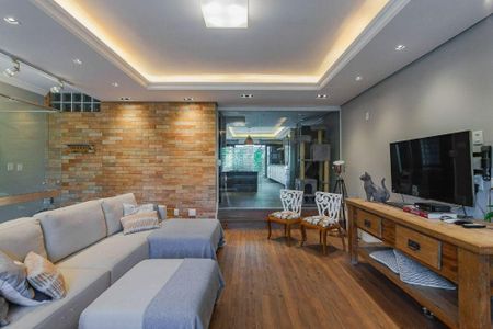 Casa à venda com 3 quartos, 252m² em Chácara das Pedras, Porto Alegre