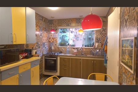 Casa à venda com 3 quartos, 94m² em Jardim Esmeralda, São Paulo