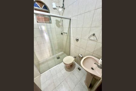 Casa para alugar com 160m², 3 quartos e 1 vaga Casa para alugar com 160m², 3 quartos e 1 vagaBanheiro Social