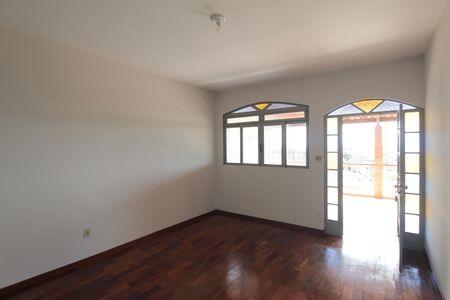 Sala de casa para alugar com 3 quartos, 160m² em Ouro Preto, Belo Horizonte