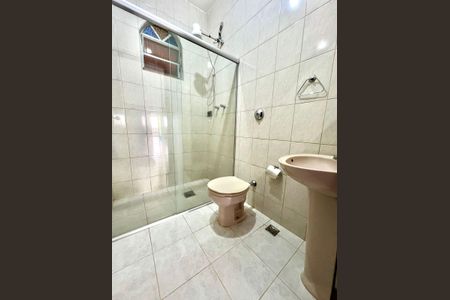 Casa para alugar com 160m², 3 quartos e 1 vaga Casa para alugar com 160m², 3 quartos e 1 vagaBanheiro Social