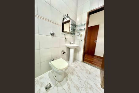 Casa para alugar com 160m², 3 quartos e 1 vaga Casa para alugar com 160m², 3 quartos e 1 vagaBanheiro da Suíte 1