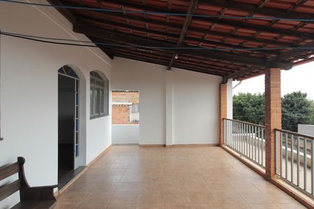 Varanda de casa para alugar com 3 quartos, 160m² em Ouro Preto, Belo Horizonte