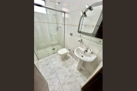 Casa para alugar com 160m², 3 quartos e 1 vaga Casa para alugar com 160m², 3 quartos e 1 vagaBanheiro da Suíte 1