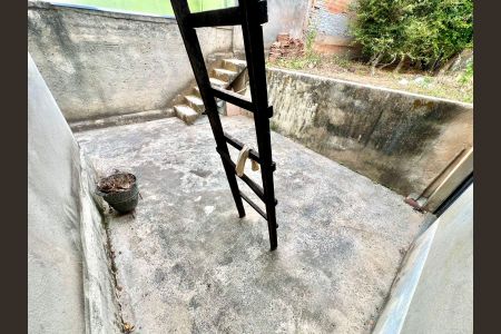 Casa para alugar com 160m², 3 quartos e 1 vaga Casa para alugar com 160m², 3 quartos e 1 vagaÁrea Externa Fundos