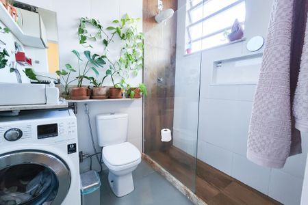 Banheiro de kitnet/studio para alugar com 1 quarto, 30m² em Centro, Rio de Janeiro