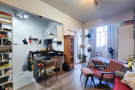 Studio de kitnet/studio para alugar com 1 quarto, 30m² em Centro, Rio de Janeiro