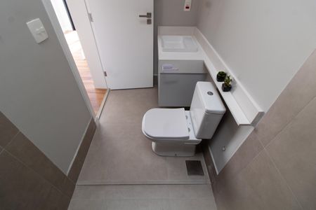 Casa de condomínio à venda com 325m², 5 quartos e 4 vagasBanheiro da Suíte 1