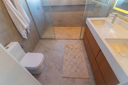 Casa de condomínio à venda com 325m², 5 quartos e 4 vagasBanheiro da Suíte 4