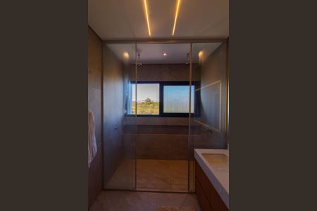 Casa de condomínio à venda com 325m², 5 quartos e 4 vagasBanheiro da Suíte 4