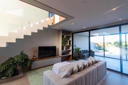 Casa de condomínio à venda com 325m², 5 quartos e 4 vagasSala