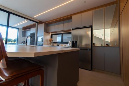 Casa de condomínio à venda com 325m², 5 quartos e 4 vagasCozinha