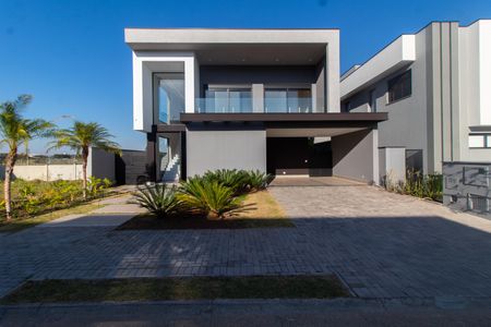 Casa de condomínio à venda com 325m², 5 quartos e 4 vagasFachada