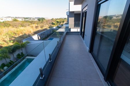 Casa de condomínio à venda com 325m², 5 quartos e 4 vagasSuíte 4