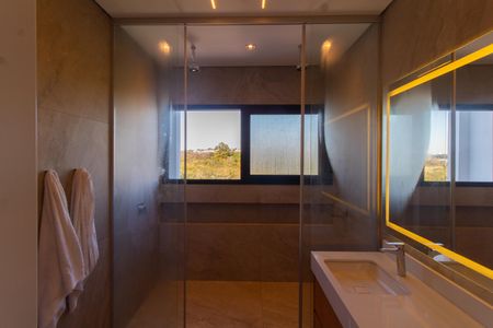 Casa de condomínio à venda com 325m², 5 quartos e 4 vagasBanheiro da Suíte 4