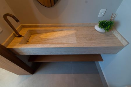 Casa de condomínio à venda com 325m², 5 quartos e 4 vagasLavabo