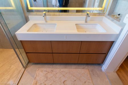 Casa de condomínio à venda com 325m², 5 quartos e 4 vagasBanheiro da Suíte 4