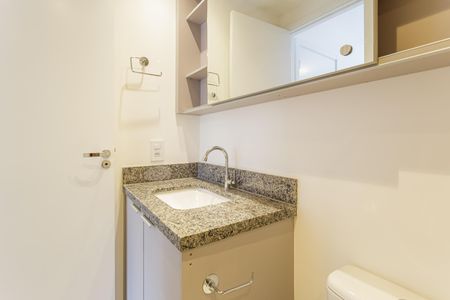 Apartamento para alugar com 26m², 1 quarto e sem vaga Apartamento para alugar com 26m², 1 quarto e sem vagaBanheiro da Suíte
