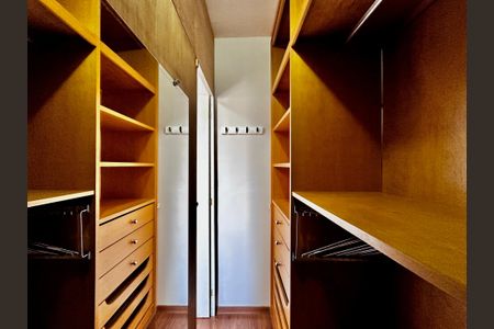Apartamento para alugar com 75m², 3 quartos e 2 vagasCloset Quarto 2