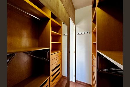Apartamento para alugar com 75m², 3 quartos e 2 vagasCloset Quarto 2