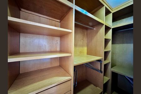 Apartamento para alugar com 75m², 3 quartos e 2 vagasCloset Quarto 2