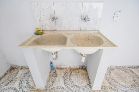 Casa à venda com 160m², 2 quartos e 1 vagaÁrea de Serviço