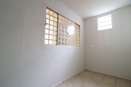 Quarto de kitnet/studio para alugar com 1 quarto, 35m² em Jardim Karaíba, Uberlândia