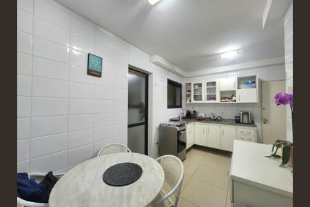 Apartamento à venda com 95m², 3 quartos e 2 vagas Apartamento à venda com 95m², 3 quartos e 2 vagasCozinha