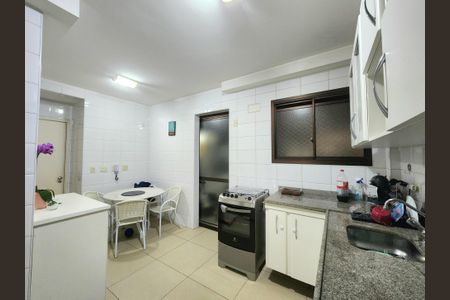 Apartamento à venda com 95m², 3 quartos e 2 vagas Apartamento à venda com 95m², 3 quartos e 2 vagasCozinha