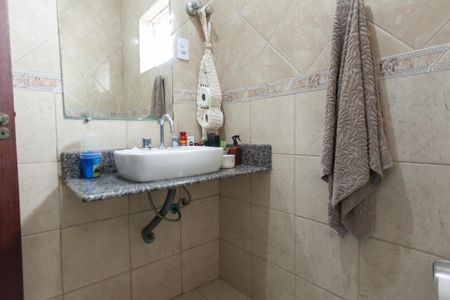 Casa à venda com 460m², 3 quartos e 6 vagasBanheiro da Suíte 2