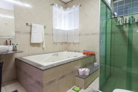 Casa à venda com 460m², 3 quartos e 6 vagasBanheiro da Suíte 3