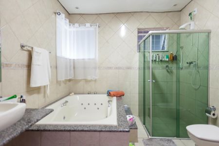 Casa à venda com 460m², 3 quartos e 6 vagasBanheiro da Suíte 3