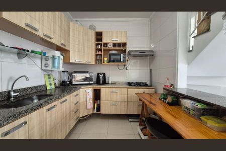 Casa à venda com 96m², 3 quartos e 2 vagasCozinha