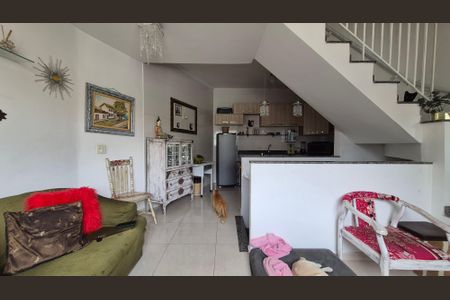 Casa à venda com 96m², 3 quartos e 2 vagasSala