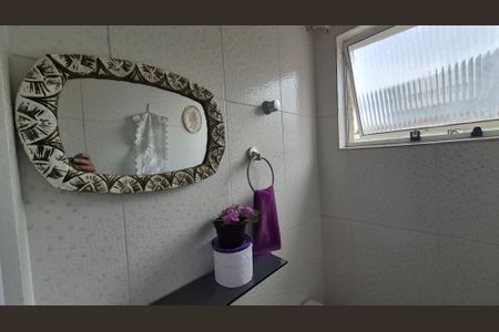 Casa à venda com 96m², 3 quartos e 2 vagasLavabo