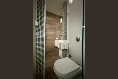 Lavabo de apartamento à venda com 3 quartos, 73m² em Leme, Rio de Janeiro