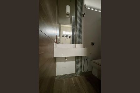 Lavabo de apartamento à venda com 3 quartos, 73m² em Leme, Rio de Janeiro