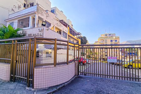 Apartamento à venda com 70m², 2 quartos e 1 vagaFachada e portaria