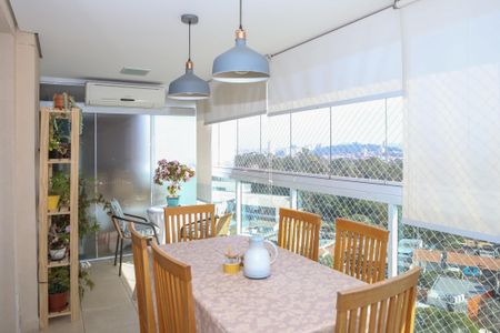 Apartamento à venda com 129m², 3 quartos e 2 vagas Apartamento à venda com 129m², 3 quartos e 2 vagasVaranda Gourmet