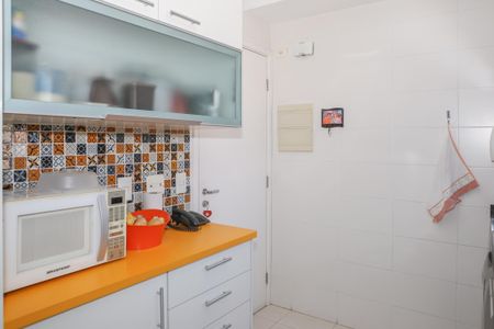 Apartamento à venda com 129m², 3 quartos e 2 vagas Apartamento à venda com 129m², 3 quartos e 2 vagasCozinha