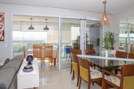 Apartamento à venda com 129m², 3 quartos e 2 vagas Apartamento à venda com 129m², 3 quartos e 2 vagasSala