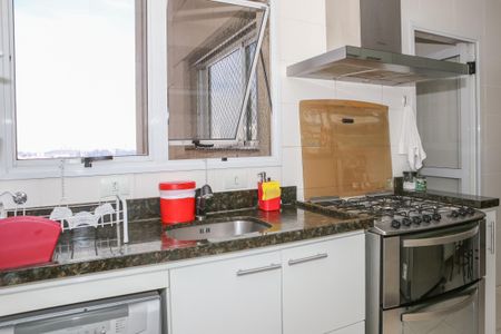 Apartamento à venda com 129m², 3 quartos e 2 vagas Apartamento à venda com 129m², 3 quartos e 2 vagasCozinha