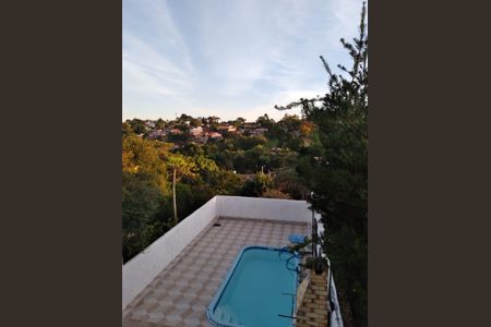 Casa à venda com 60m², 2 quartos e 2 vagasQuintal 