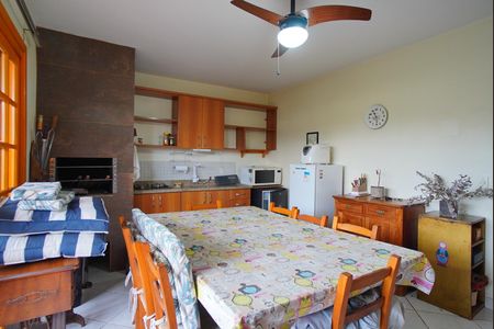 Casa à venda com 160m², 3 quartos e 2 vagasSubsolo - Área Churrasqueira