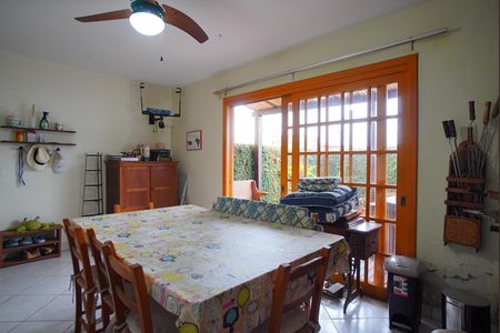 Casa à venda com 160m², 3 quartos e 2 vagasSubsolo - Área Churrasqueira