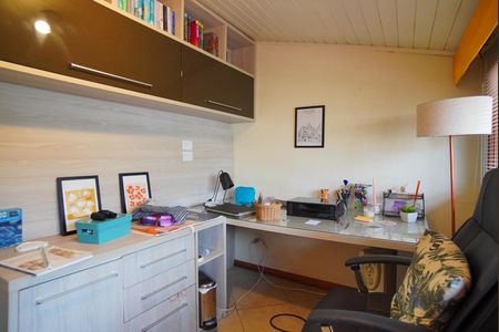 Casa à venda com 160m², 3 quartos e 2 vagasEscritório 