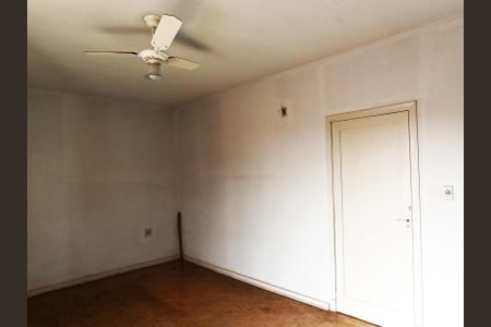 Casa à venda com 190m², 3 quartos e 3 vagasQuarto 01 com Varanda